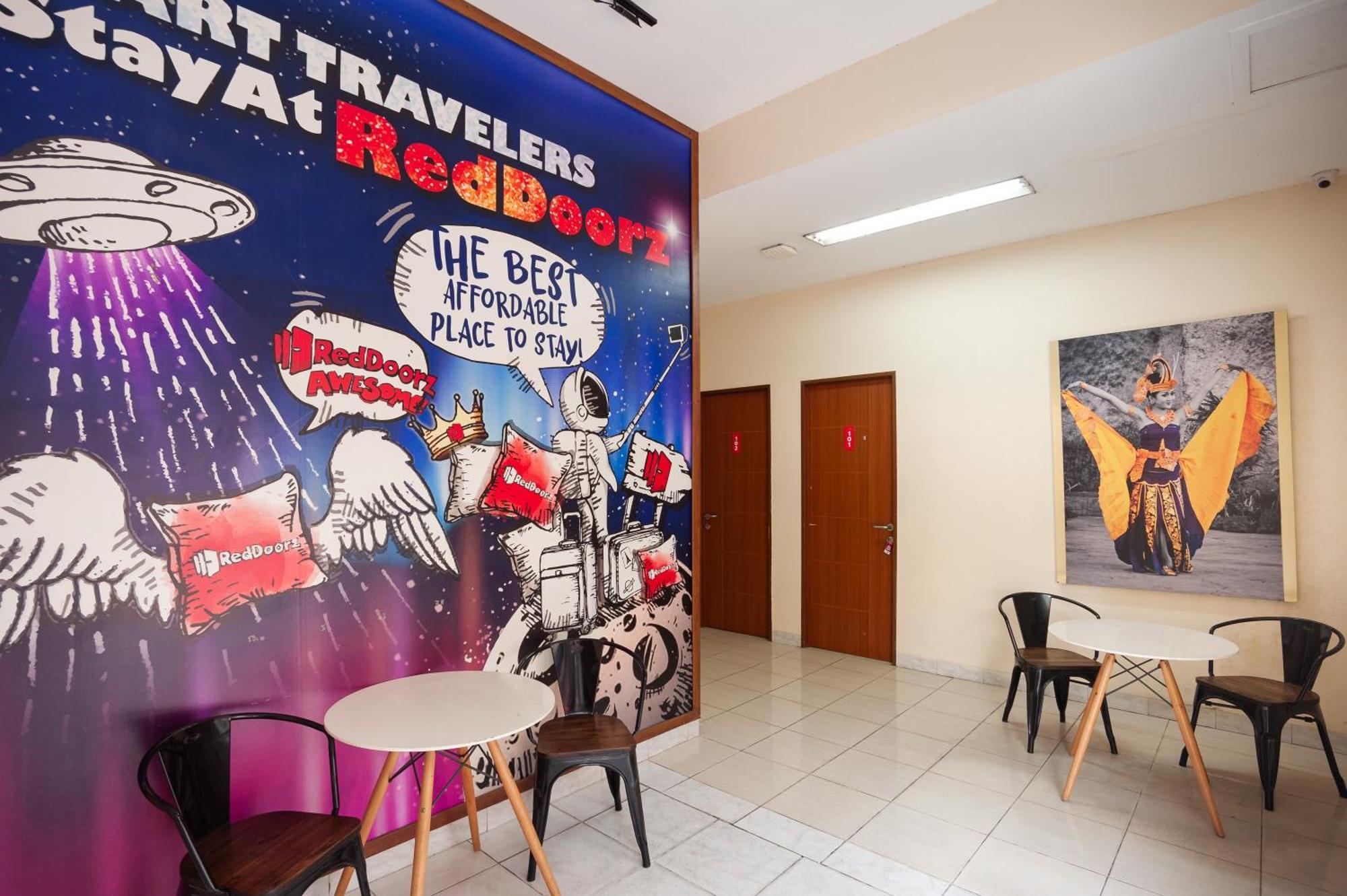 Reddoorz Plus Near Plaza Blok M Джакарта Екстер'єр фото