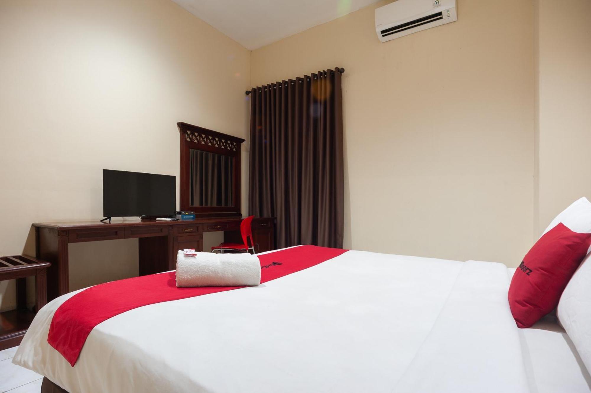Reddoorz Plus Near Plaza Blok M Джакарта Екстер'єр фото